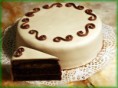 Marcipánová torta čokoládová, banán, višňa 2100 gr 28,- eur